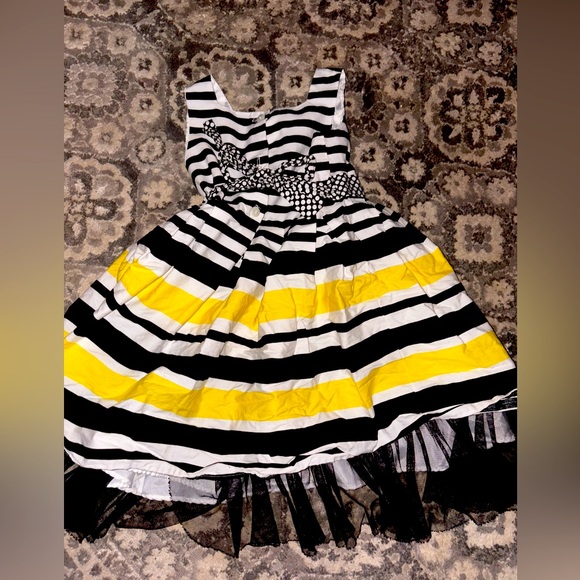 Lot of dresses and coat size 4T name brand - Picture 1 of 12